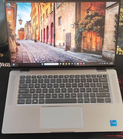 laptop i5 11 th Generaion with extra accesories