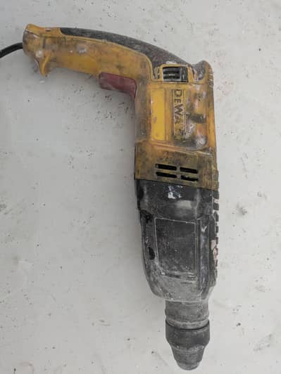 DeWalt 26mm drill machine hillty