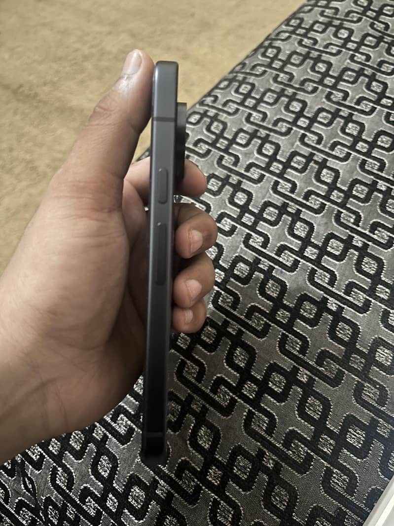 Google Pixel 9 5