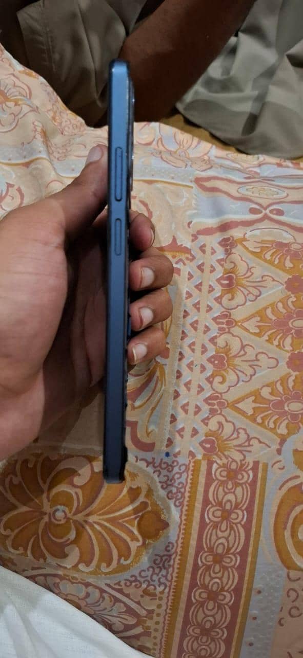 Realme C63 3