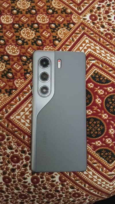 Tecno CAMON 40 Pro