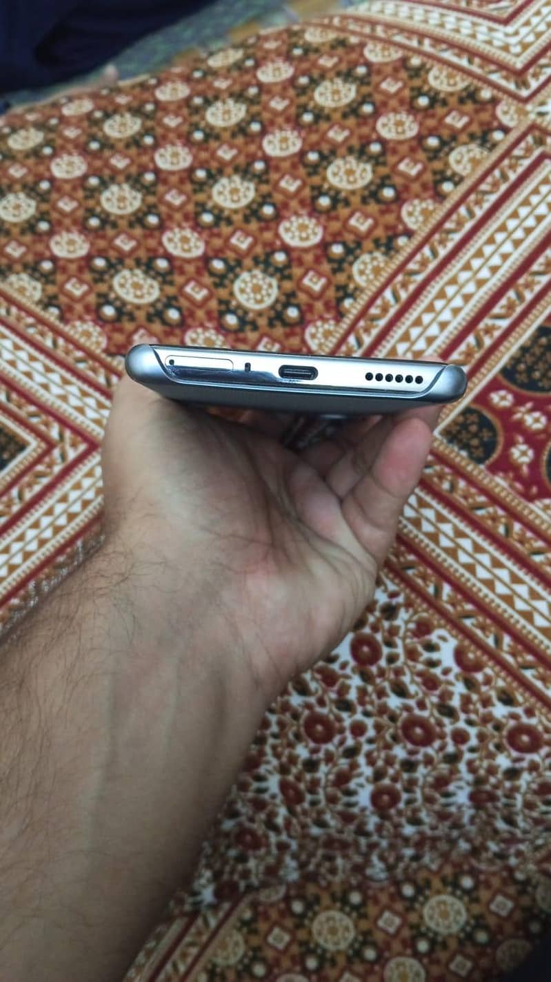 Tecno CAMON 40 Pro 4