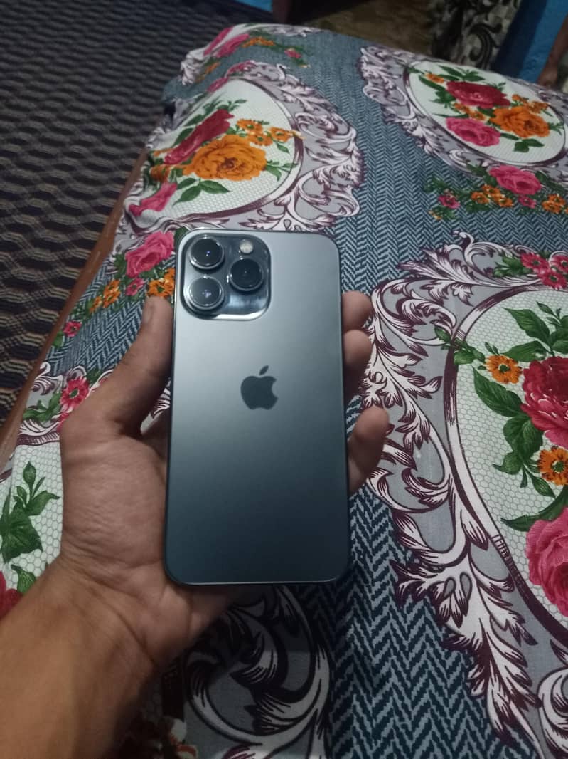 Apple iPhone 13 Pro 0