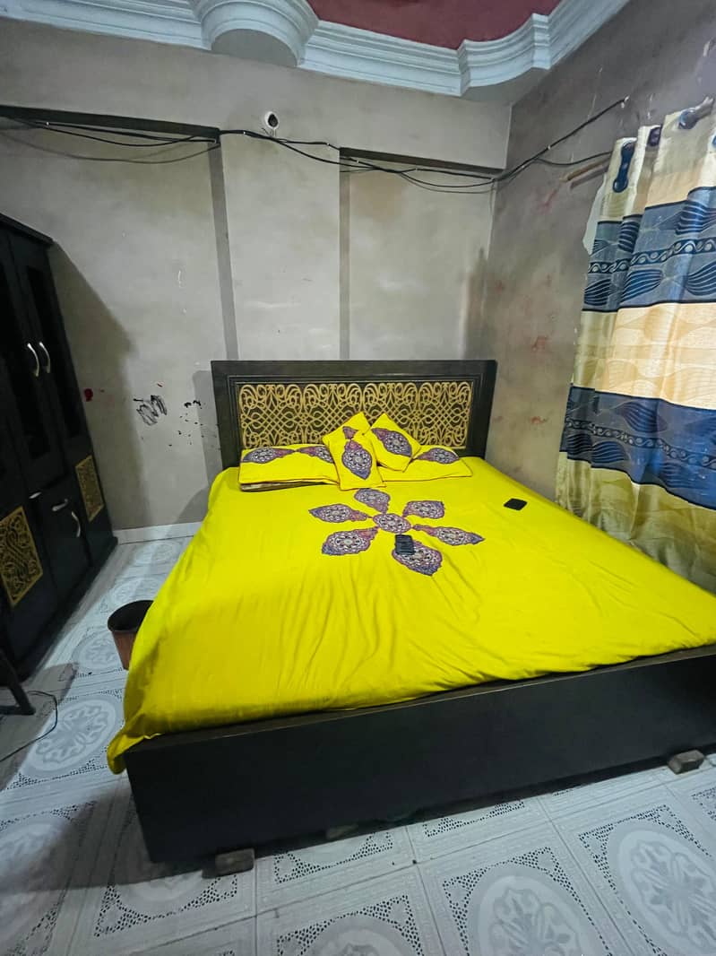 Complete bed set without mattress 0