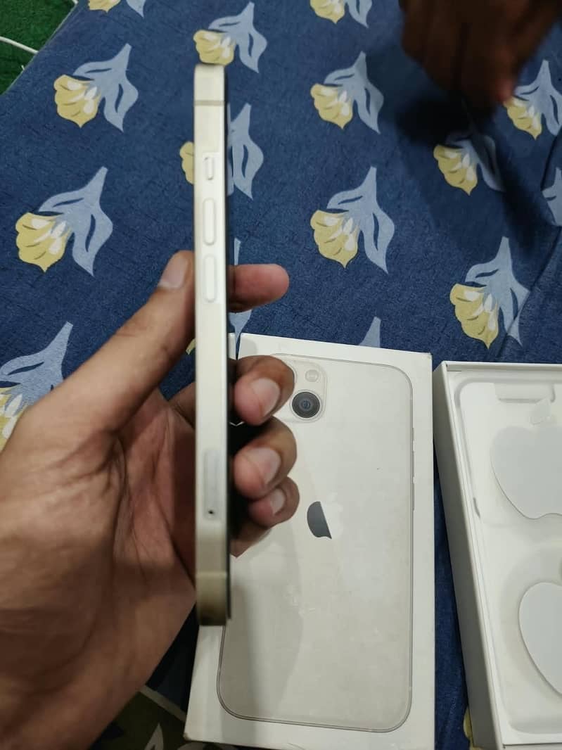 Apple iPhone 13 1