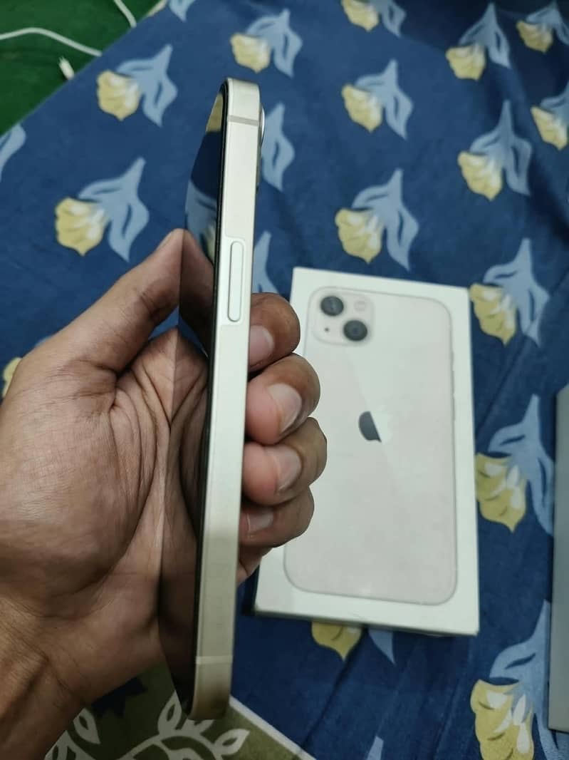 Apple iPhone 13 2