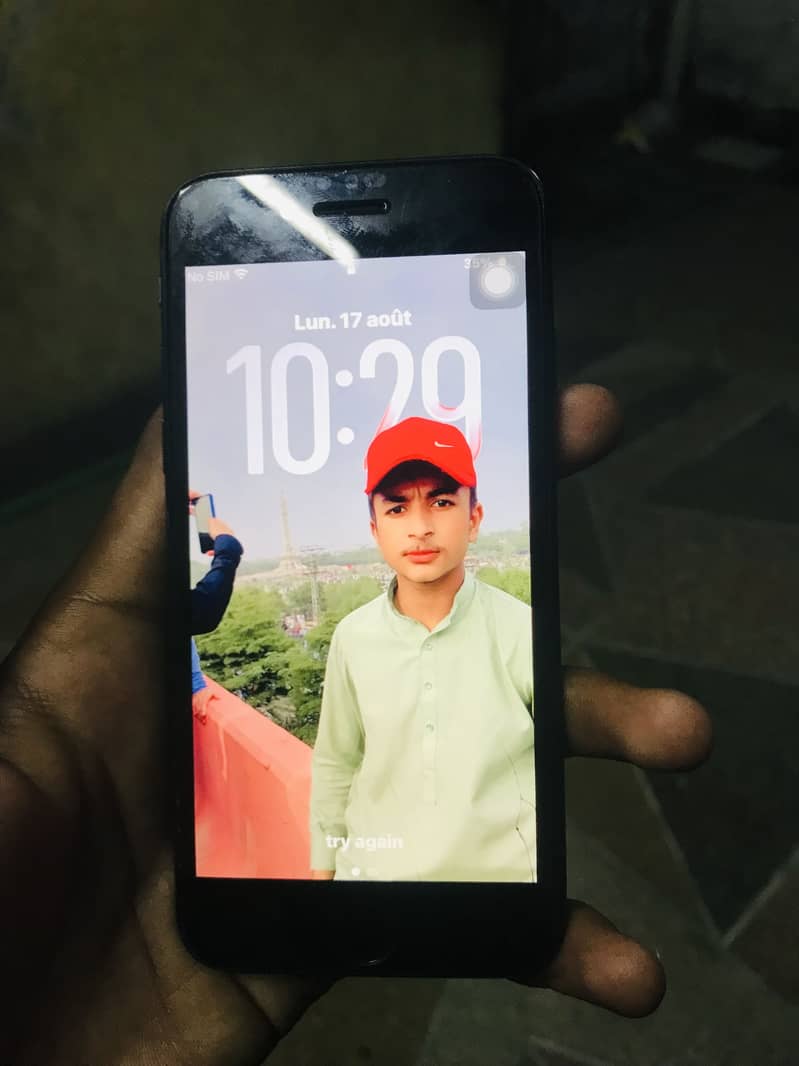 Apple iPhone SE 6