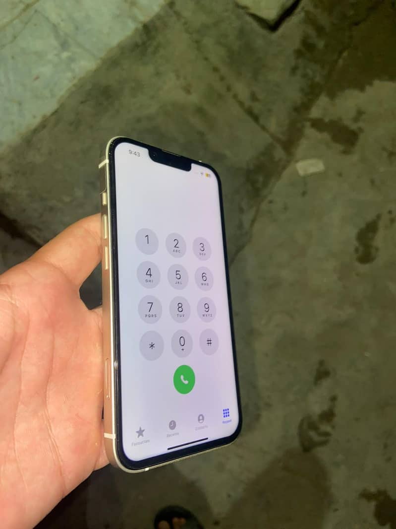 Apple iPhone 13 3