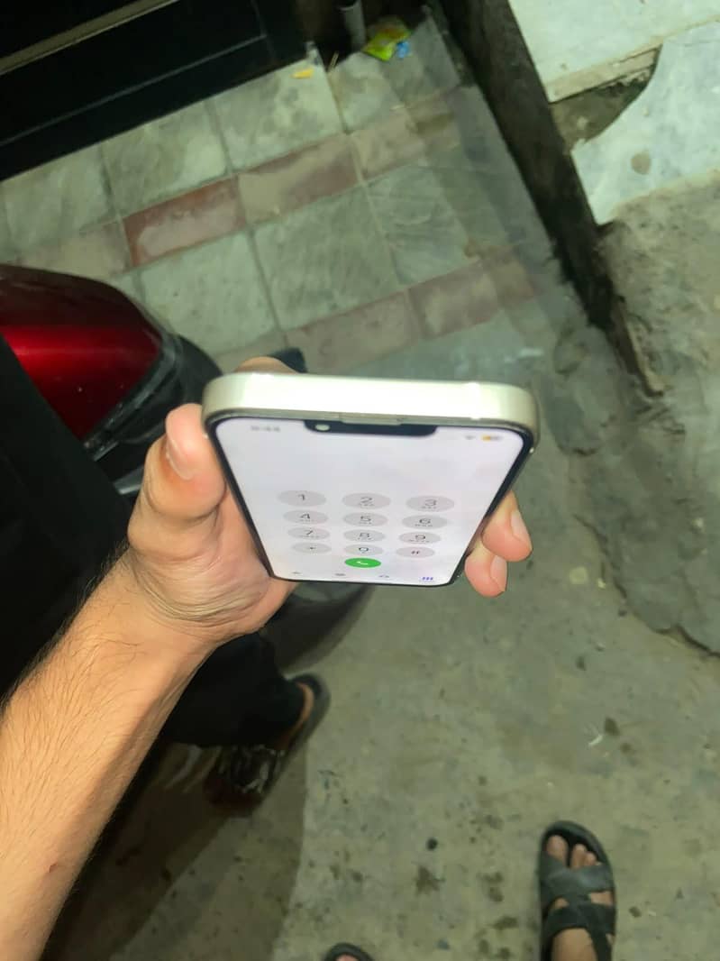 Apple iPhone 13 6