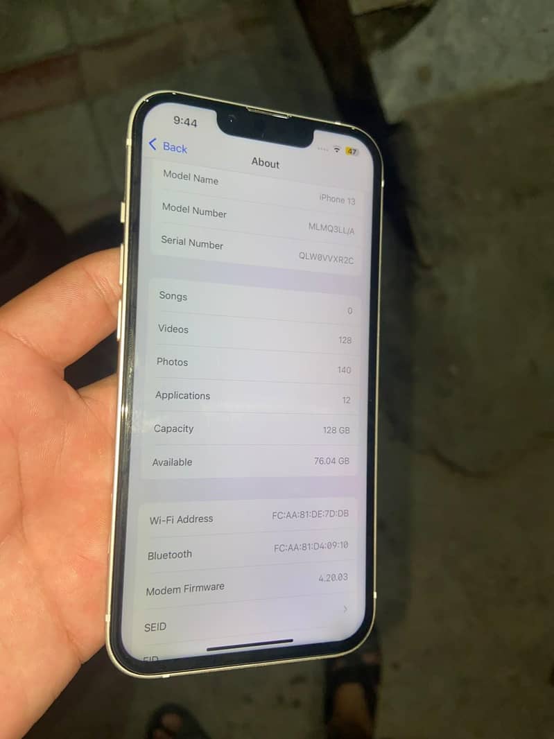 Apple iPhone 13 8
