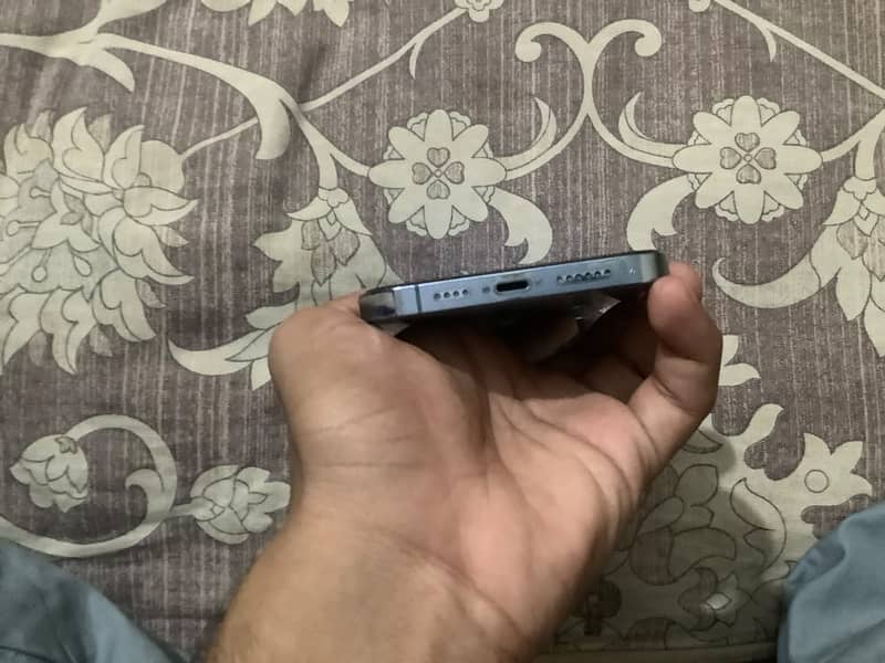 Apple iPhone 13 3