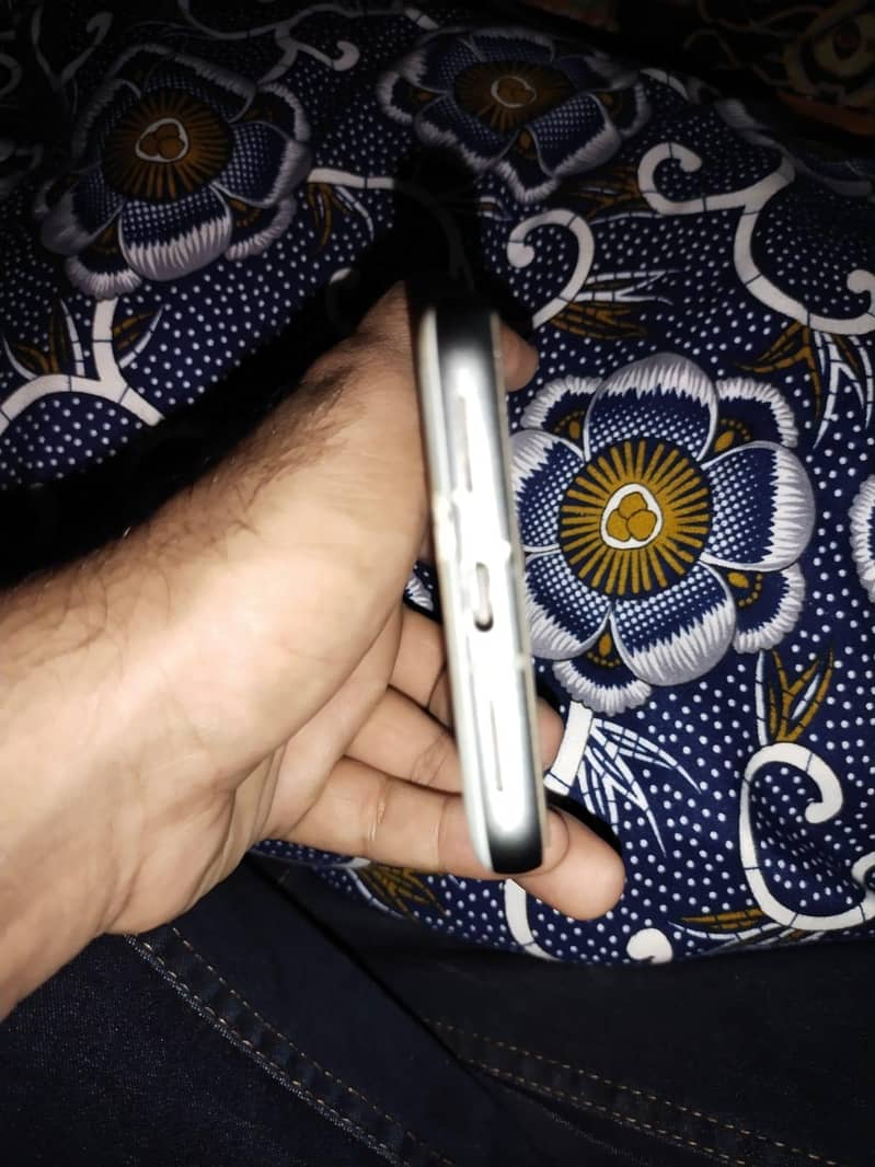 Google Pixel 8 2