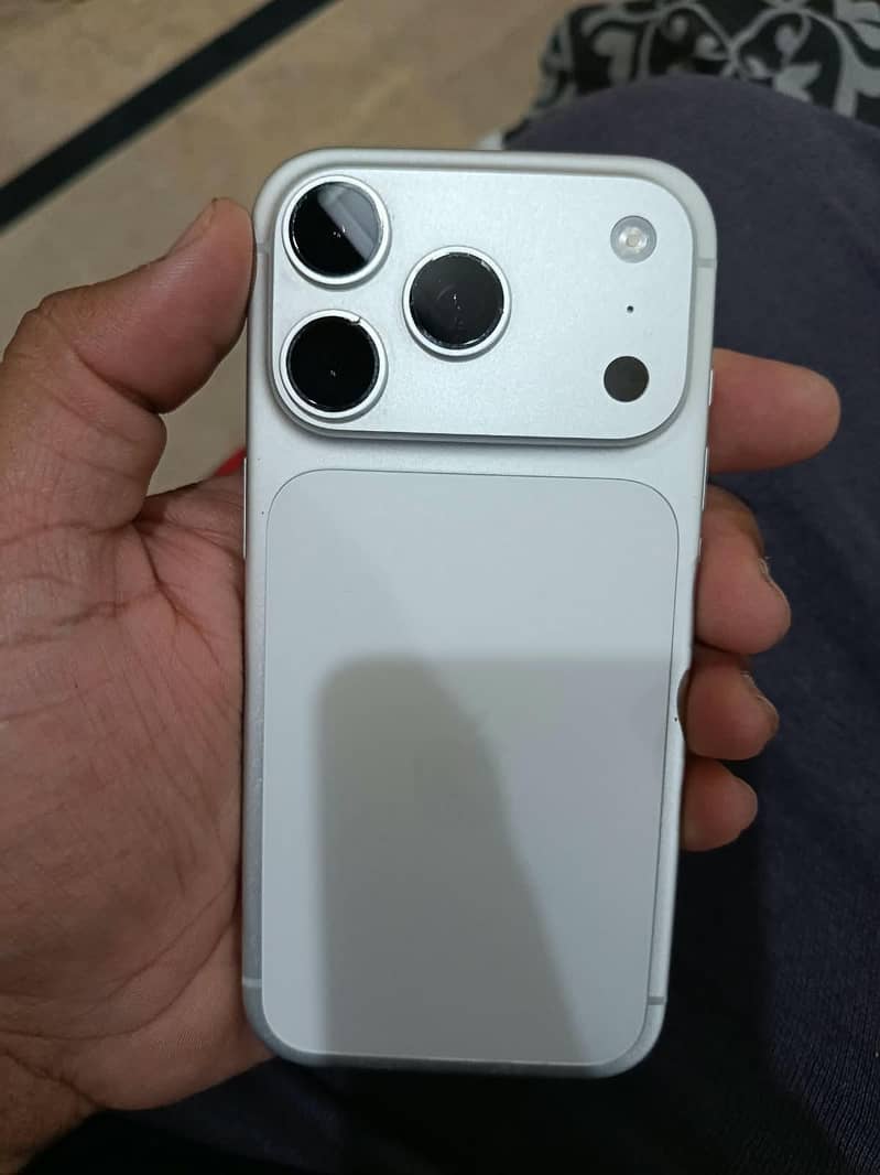 iPhone 17 pro 1