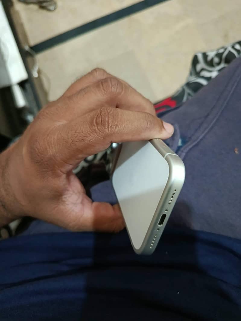 iPhone 17 pro 4