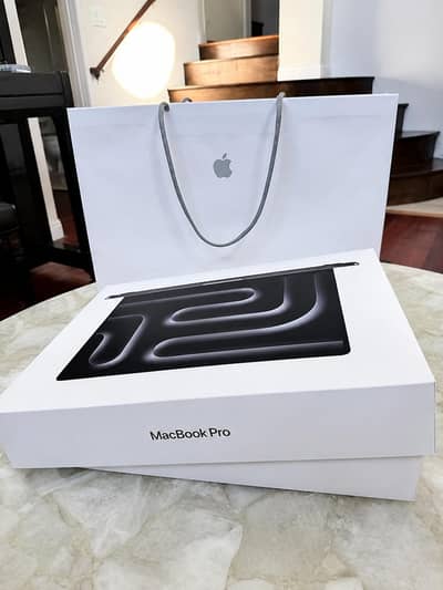 MacBook Pro 14” M5 16GB/512GB – Like New