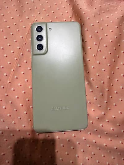 Samsung S21 FE (Display needs to replace)