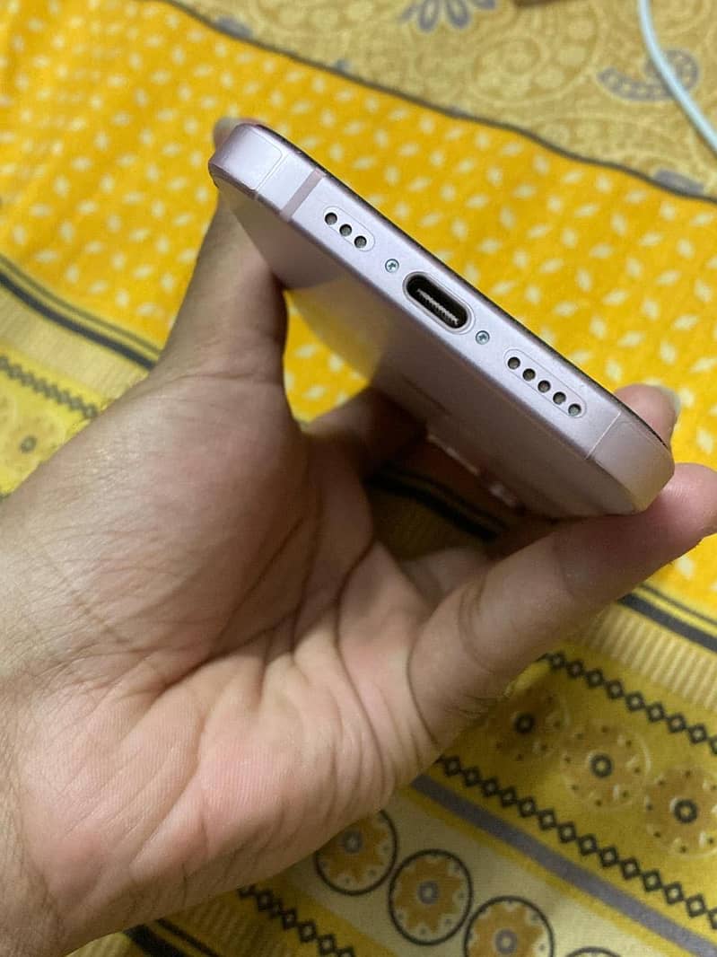 Apple iPhone 15 2