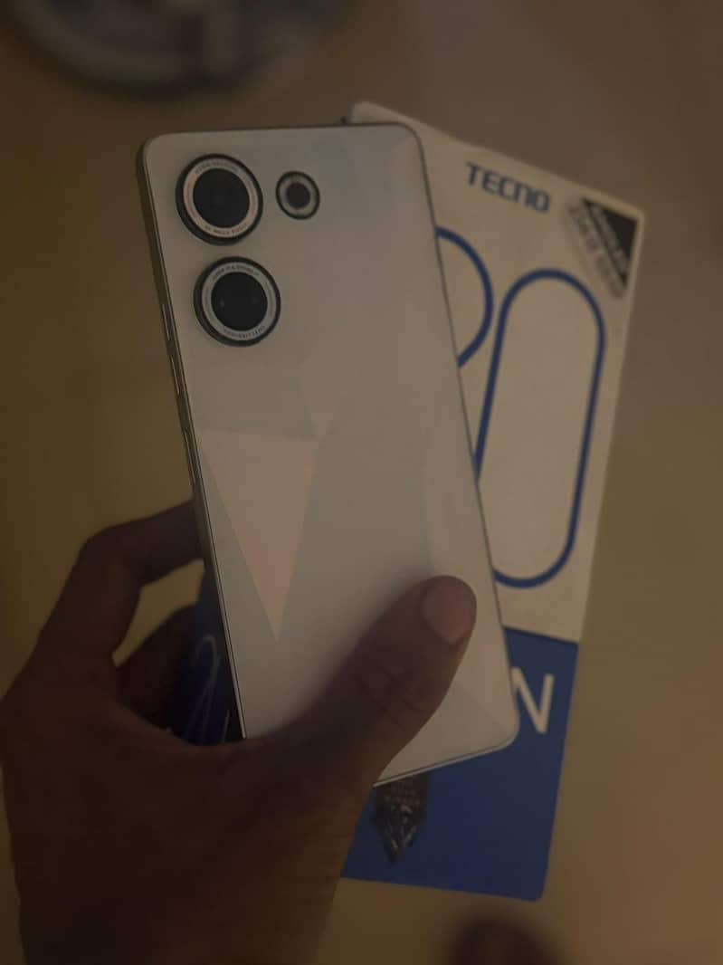 Tecno CAMON 20 2