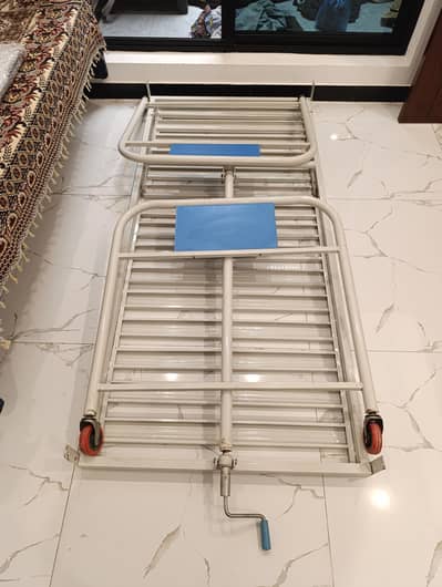 Adjustable medical bed