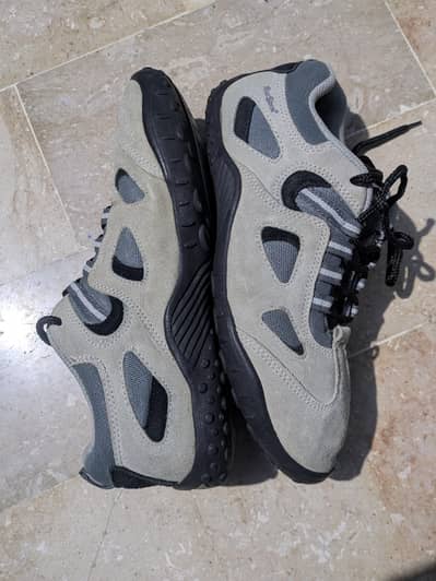 sneaker shoes for you