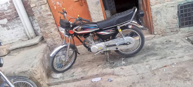 Honda CG 125 2015 Model – Hyderabad Number