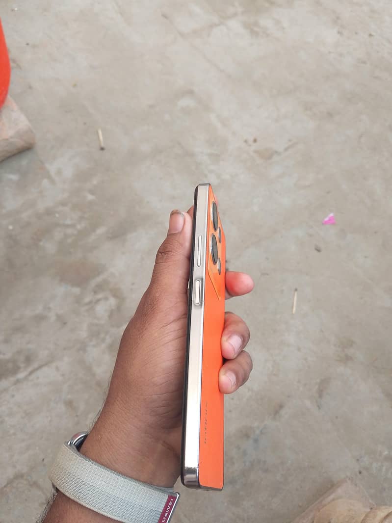 Infinix Note 30 8