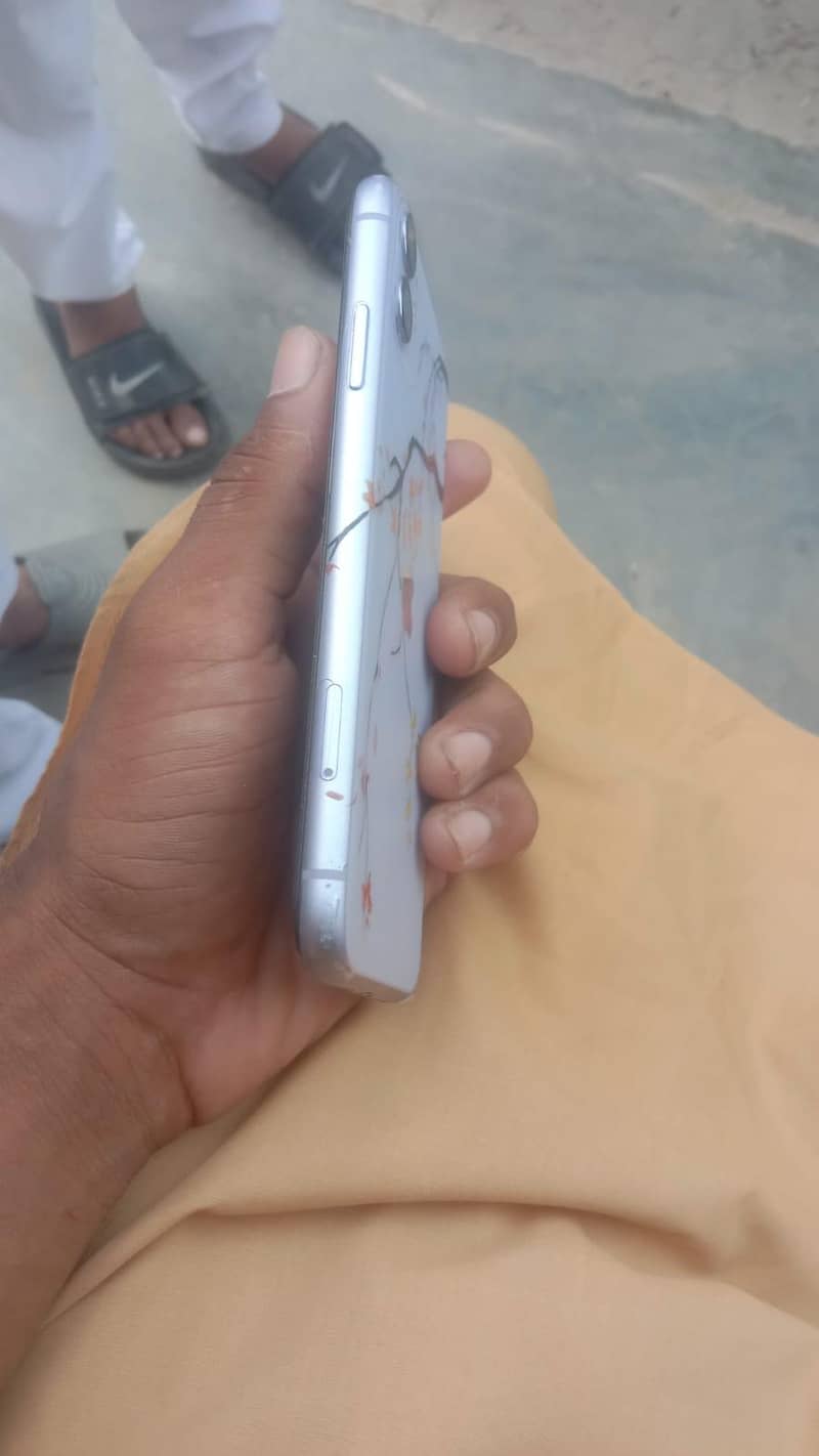 Apple iPhone 11 2