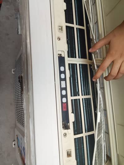Gree 1.5 ton split ac chiiled cooling 10/10 condition