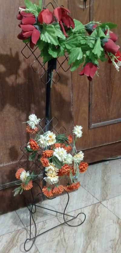 flower with stand for sale condition 10/9