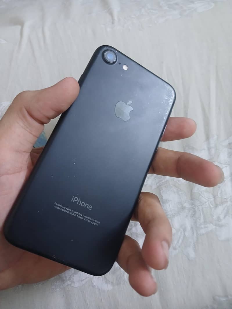 Apple iPhone 7 1