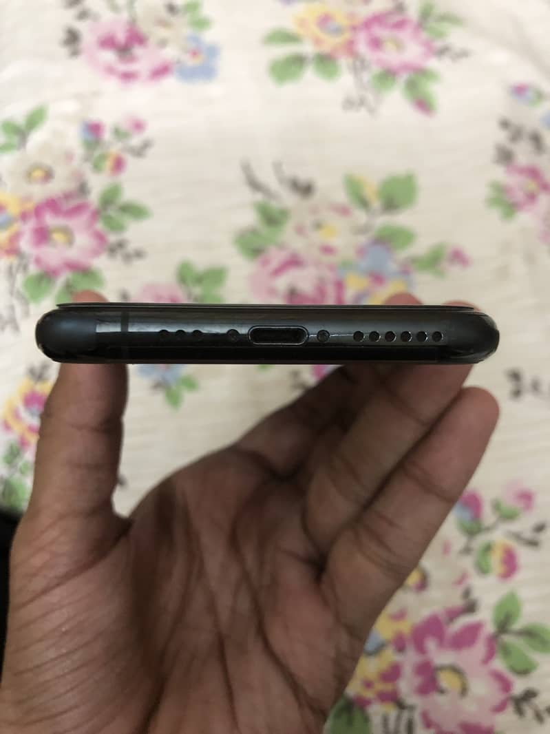 Apple iPhone 11 Pro 1