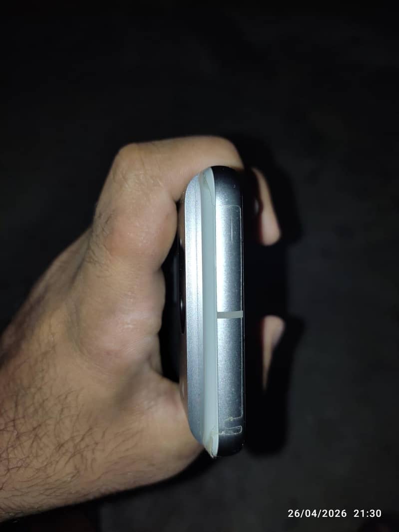 Google Pixel 8 4