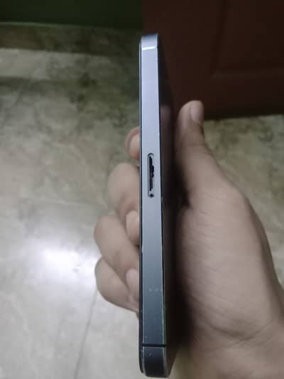 Apple iPhone 5