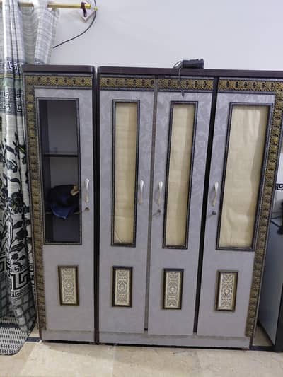 3 door divider almaari for sale urgent no major damage