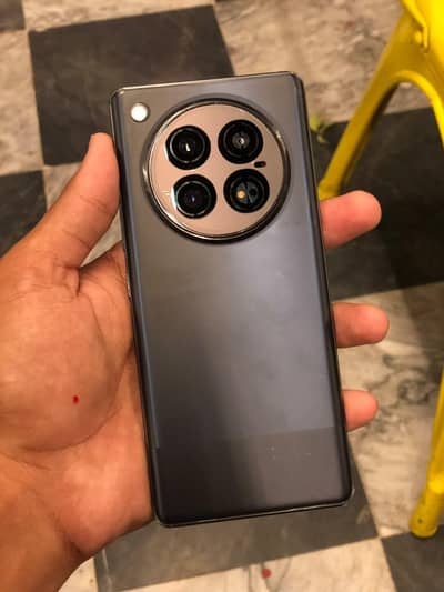 infinix zero 40 8gp rom 256gp memory 10 by 10 complete box no open