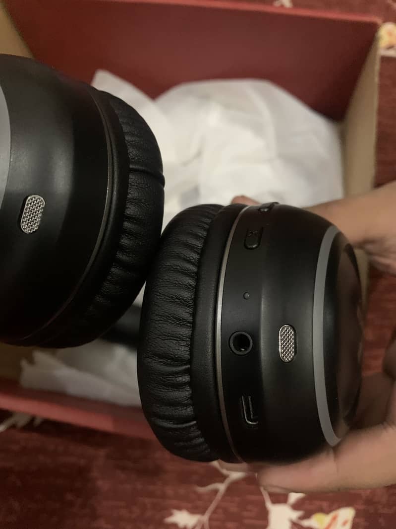Audionic hammer wireless headphone 1