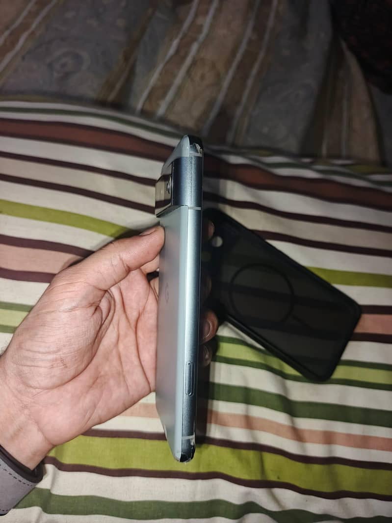 Google Pixel 8 3