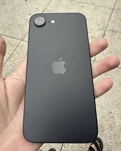 Apple iPhone 16e