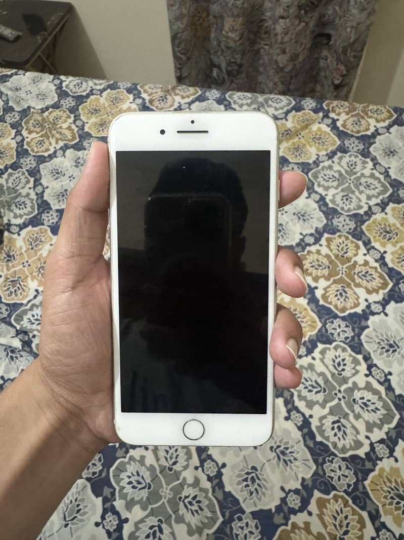 Apple iPhone 8 Plus 4