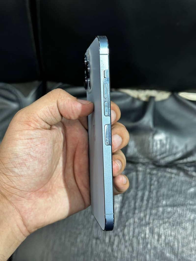iPhone 13 Pro Max 2