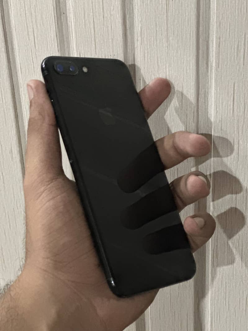 Apple iPhone 7 Plus 3
