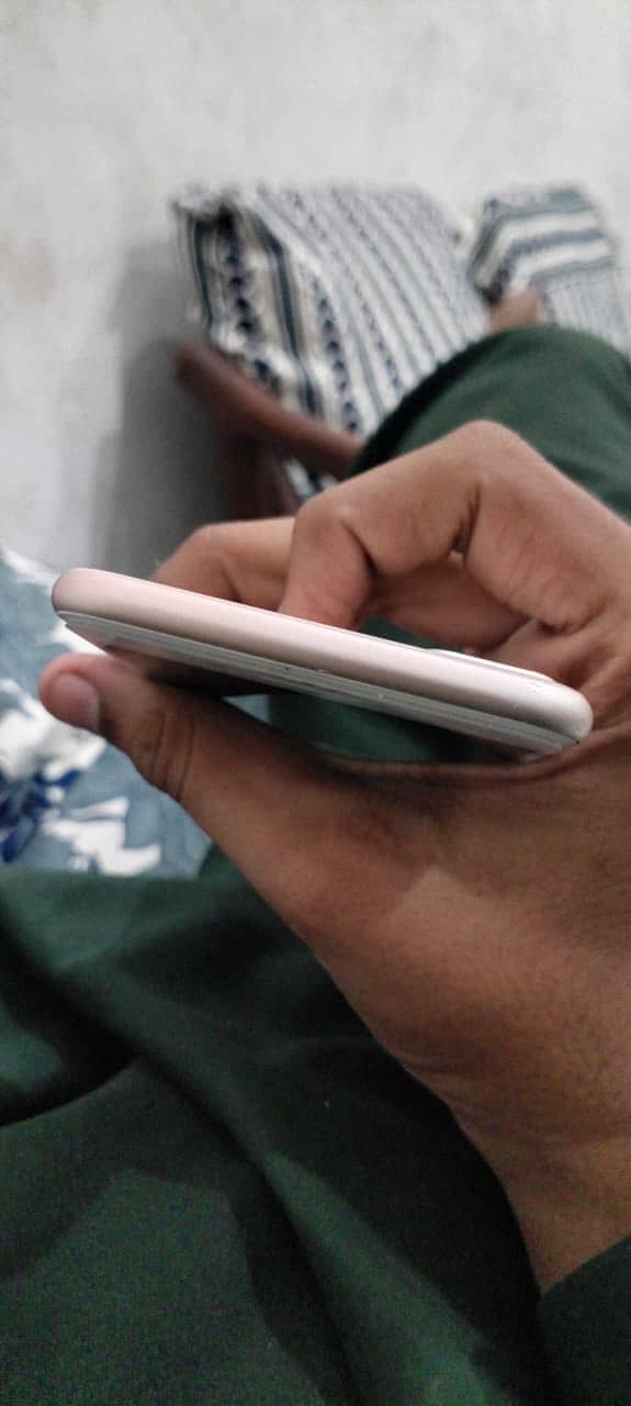 Apple iPhone 8 Plus jv 4
