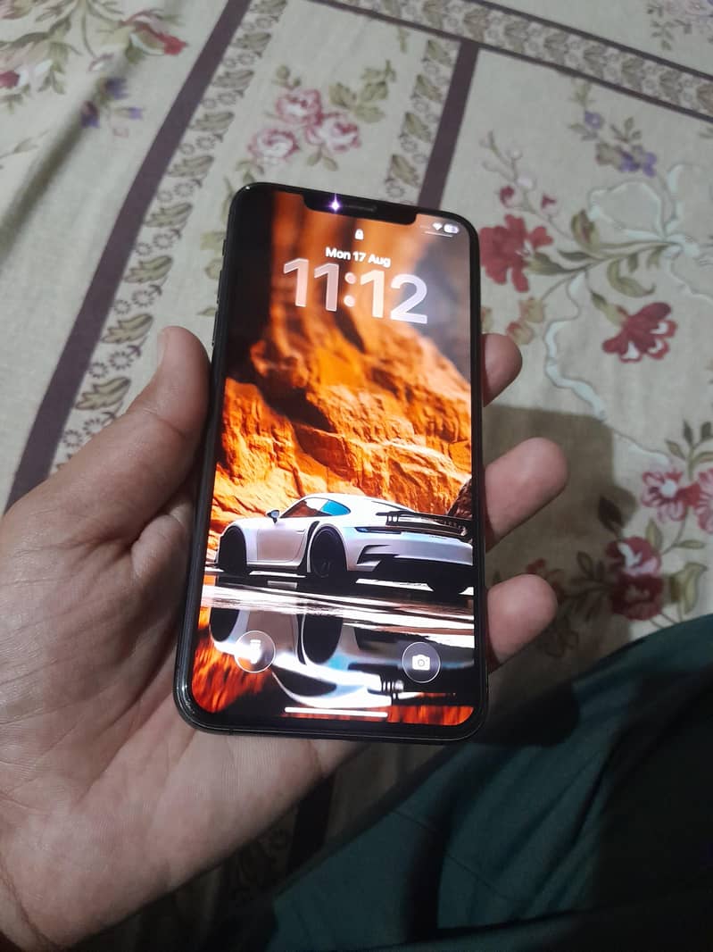 Apple iPhone 11 Pro Max 1