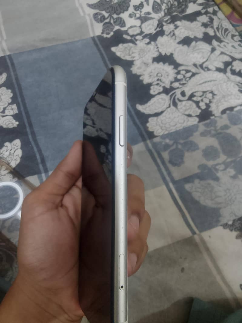 Apple iPhone 11 3