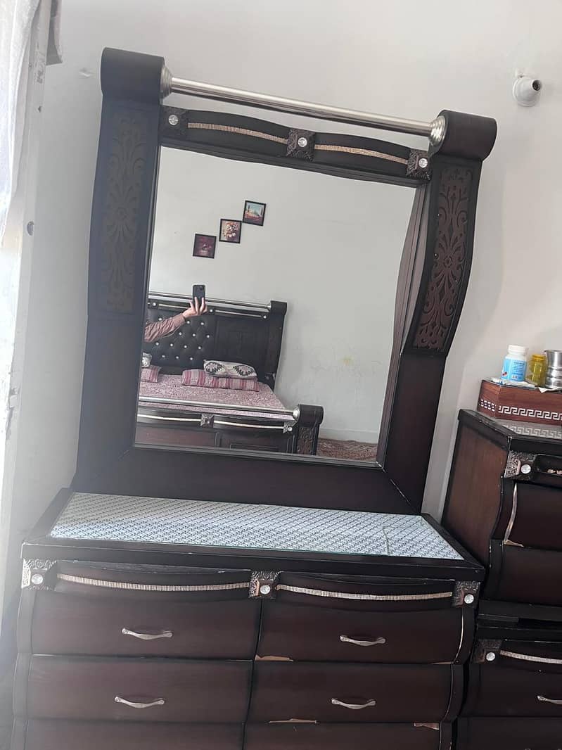 double bed with side table and dressing 3