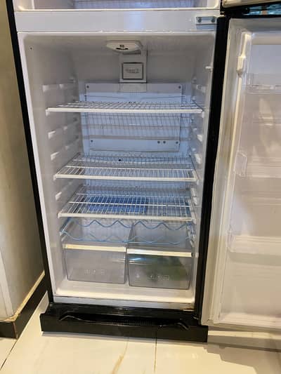 Kenwood full size invertor fridge. 4. years used