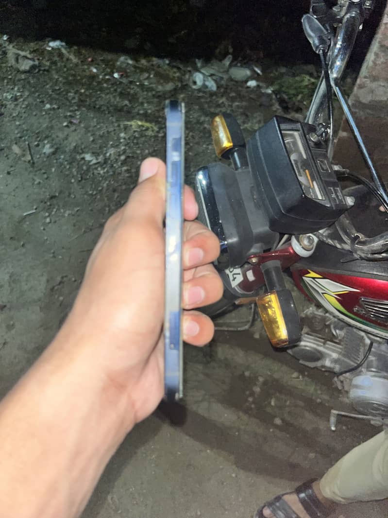 Apple iPhone 12 3