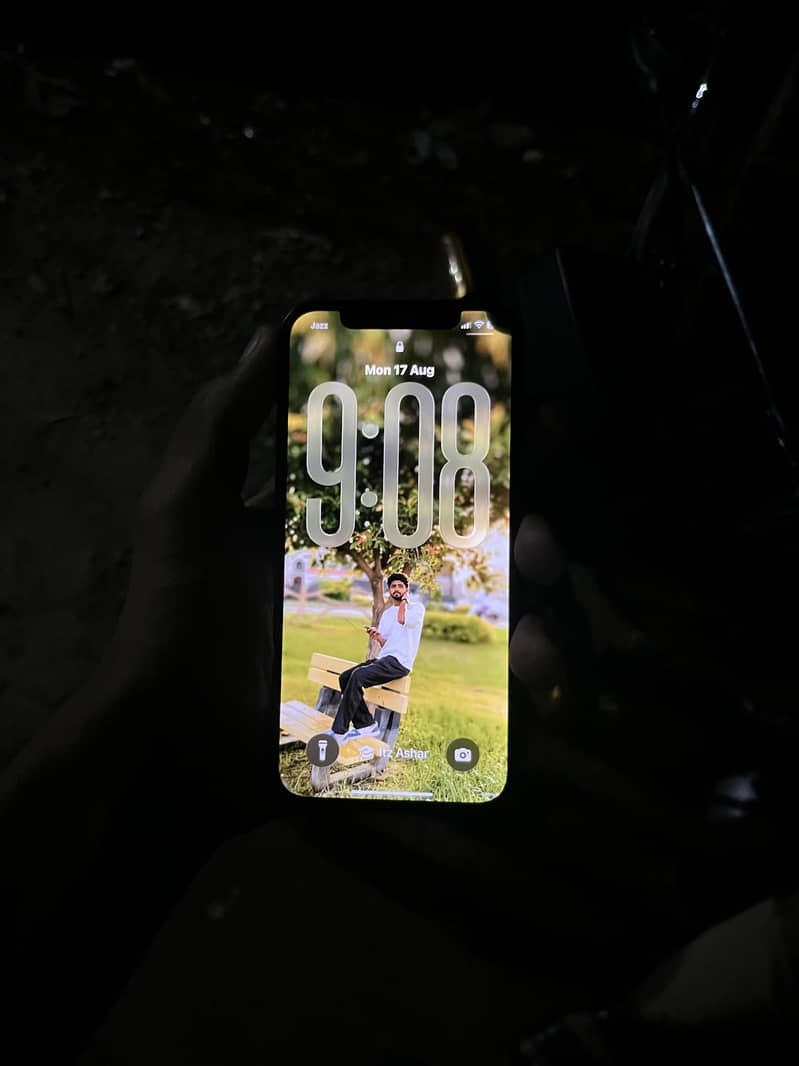 Apple iPhone 12 4