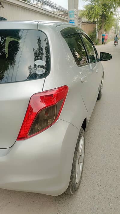 Toyota Vitz 2011