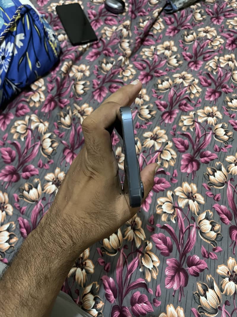 Apple iPhone 13 Pro Max 2